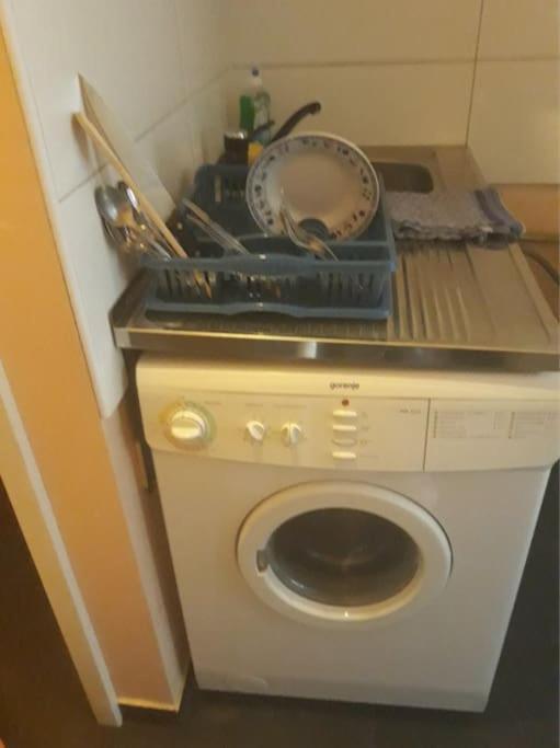 Simple Apartment 10 Minutes To Downtown Вена Экстерьер фото