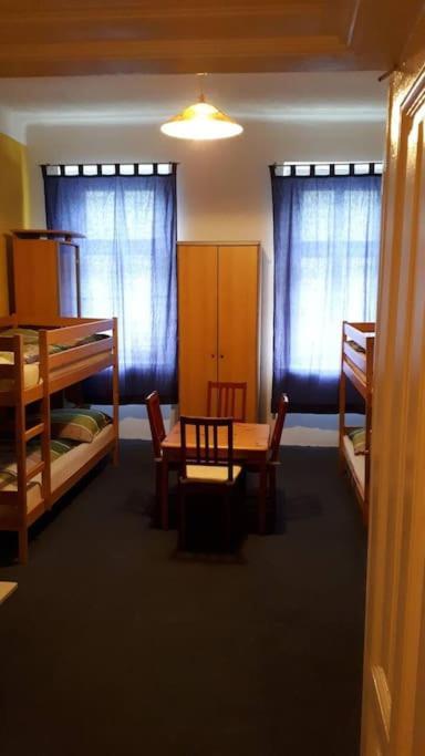 Simple Apartment 10 Minutes To Downtown Вена Экстерьер фото