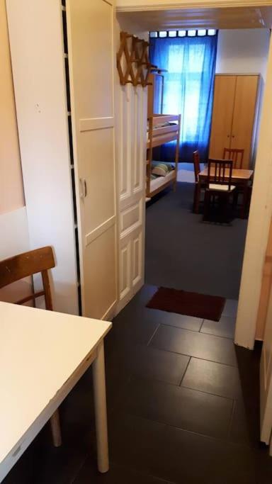 Simple Apartment 10 Minutes To Downtown Вена Экстерьер фото